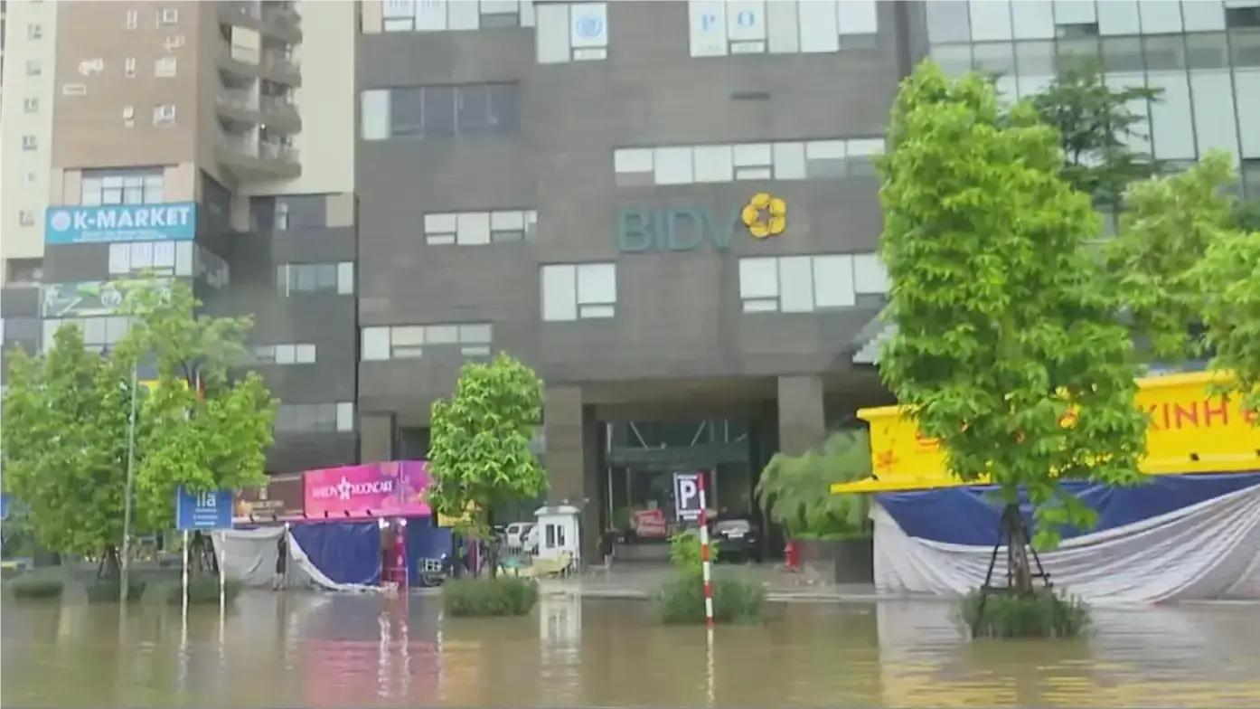 Nhiều chung cư Hà Nội chủ động giải pháp chống ngập